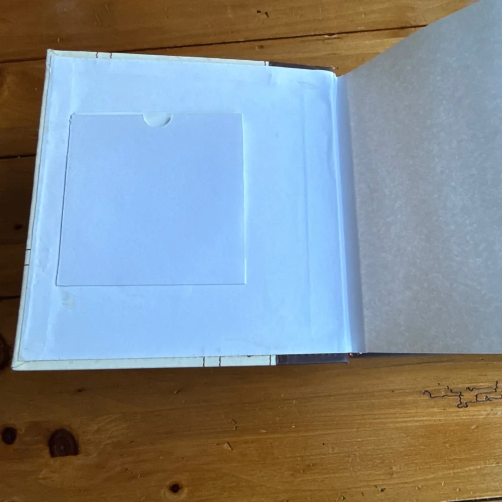 Photo Album 4” x 6”for 160 Photos Pictures Faux Leather Cover Cream & Brown